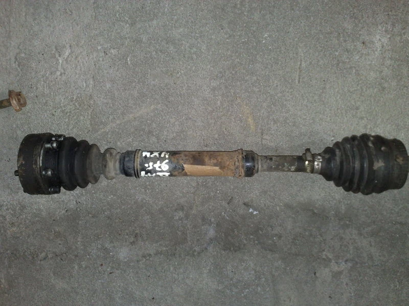 Полуоска за Ауди А4 1.8Т куатро (предна дясна)