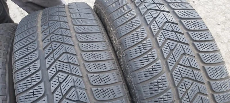 Гуми Зимни 235/55R19, снимка 3 - Гуми и джанти - 30921017