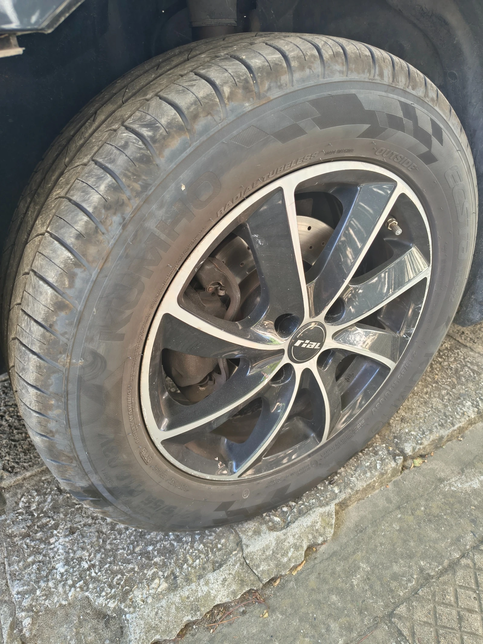 Гуми с джанти Kumho 215/55R16, снимка 2 - Гуми и джанти - 55510470