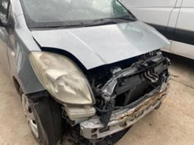 Toyota Yaris 1.0 i на части , снимка 14