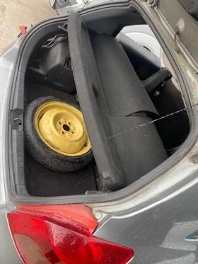 Toyota Yaris 1.0 i на части , снимка 10