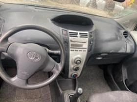 Toyota Yaris 1.0 i на части , снимка 11