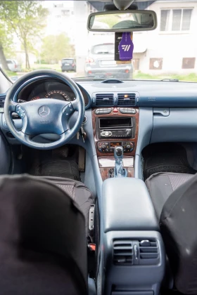 Mercedes-Benz C 180 2.0, снимка 10