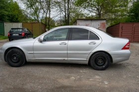 Mercedes-Benz C 180 2.0, снимка 8