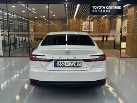 Toyota Camry 2.5 XLE Hybrid| 208к.с.| ВКЛ.ТЕХНОТЕСТ, снимка 4