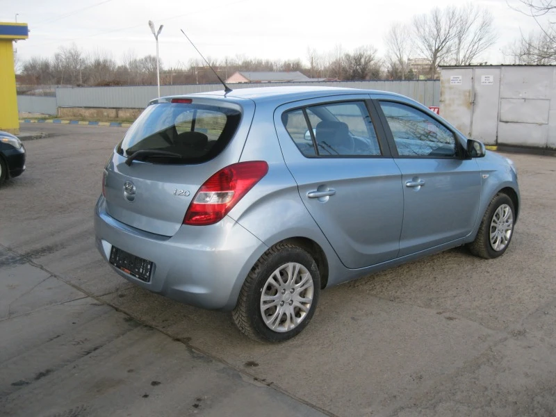 Hyundai I20, снимка 4 - Автомобили и джипове - 39925599