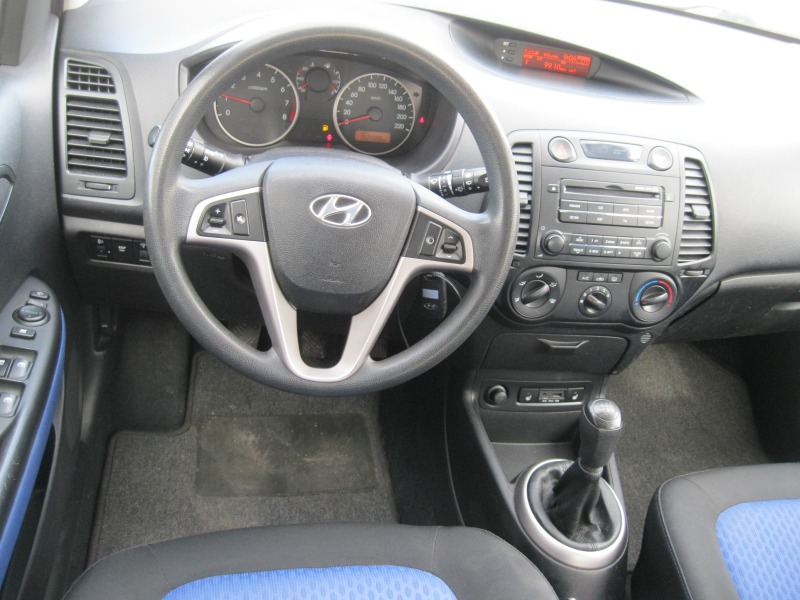 Hyundai I20, снимка 14 - Автомобили и джипове - 39925599