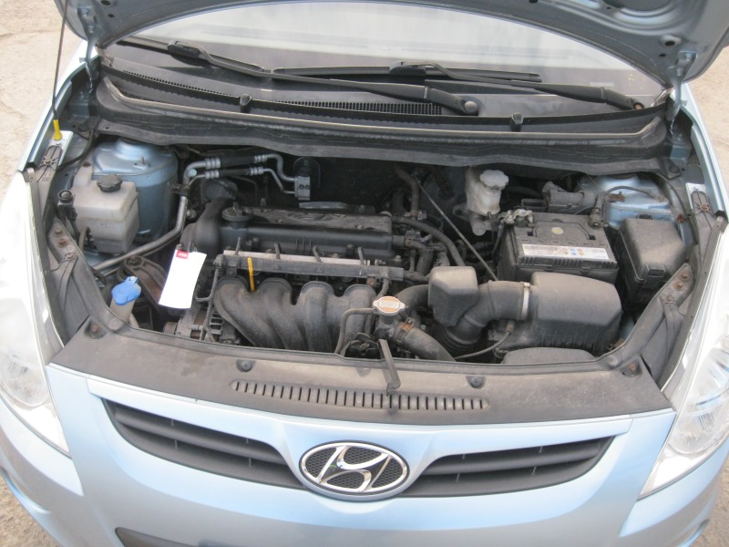 Hyundai I20, снимка 8 - Автомобили и джипове - 39925599