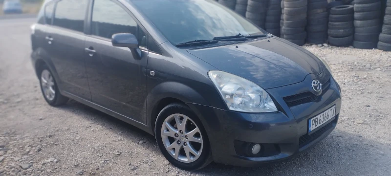 Toyota Corolla verso 2.2D4D, снимка 1 - Автомобили и джипове - 47360725