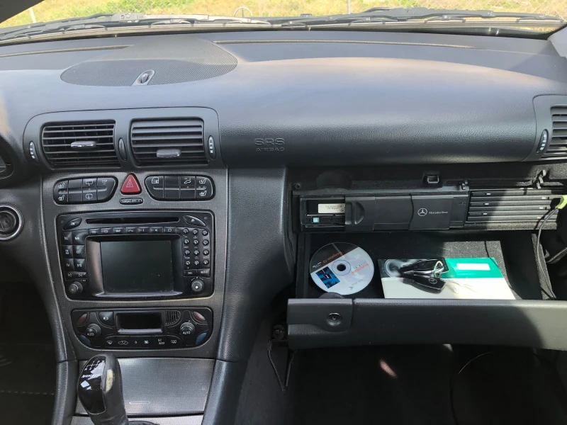 Mercedes-Benz C 270 Avantgarde, снимка 4 - Автомобили и джипове - 52525567