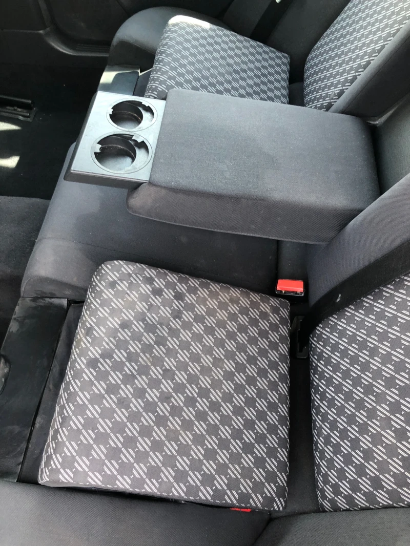 Mercedes-Benz C 270 Avantgarde, снимка 13 - Автомобили и джипове - 52525567