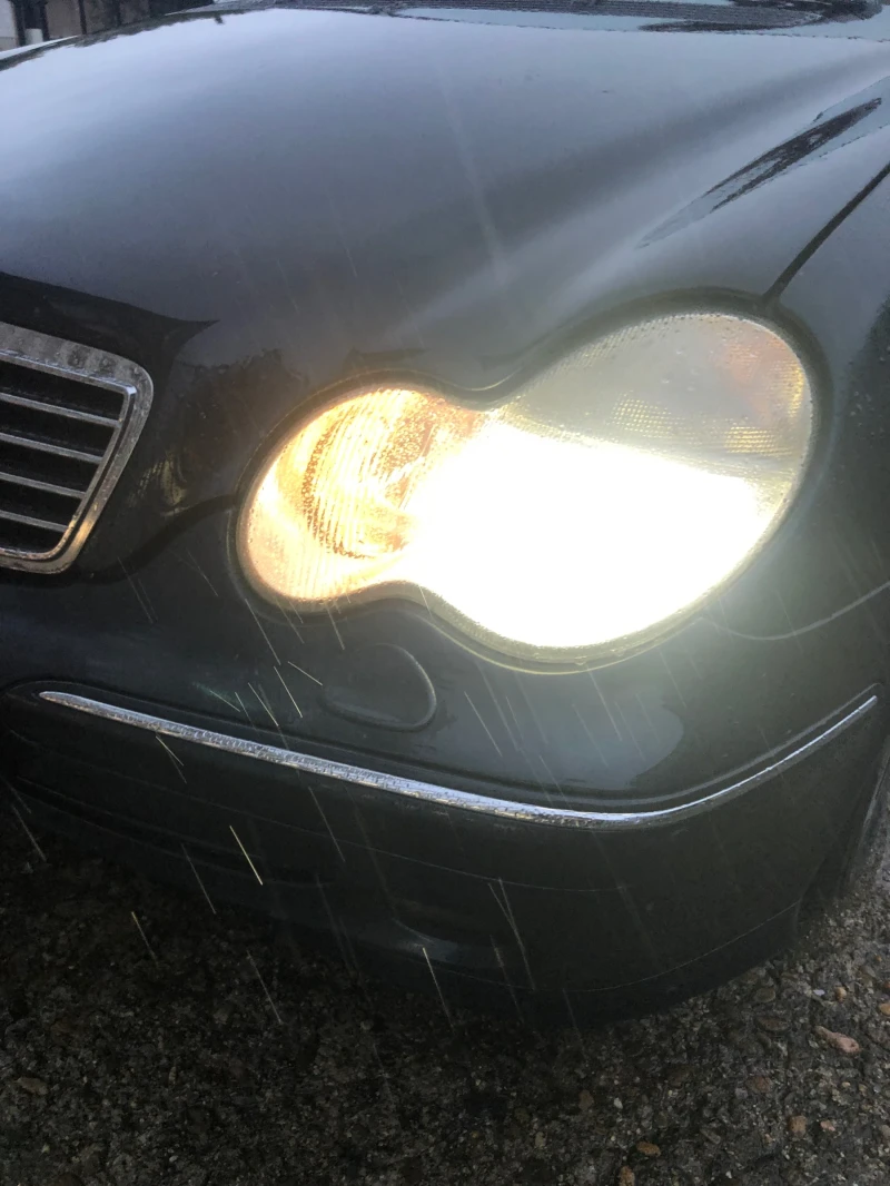 Mercedes-Benz C 270 Avantgarde, снимка 16 - Автомобили и джипове - 52525567