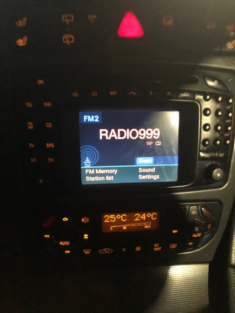 Mercedes-Benz C 270 Avantgarde, снимка 17 - Автомобили и джипове - 53137692