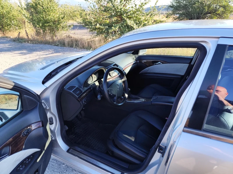 Mercedes-Benz E 270, снимка 6 - Автомобили и джипове - 51760640
