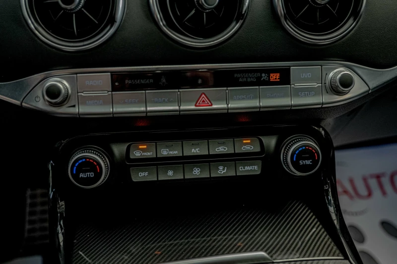 Kia Stinger 3.3 GT/4WD/RCCW/BI-LED/LDWS/DAW/HuD/, снимка 12 - Автомобили и джипове - 52090568