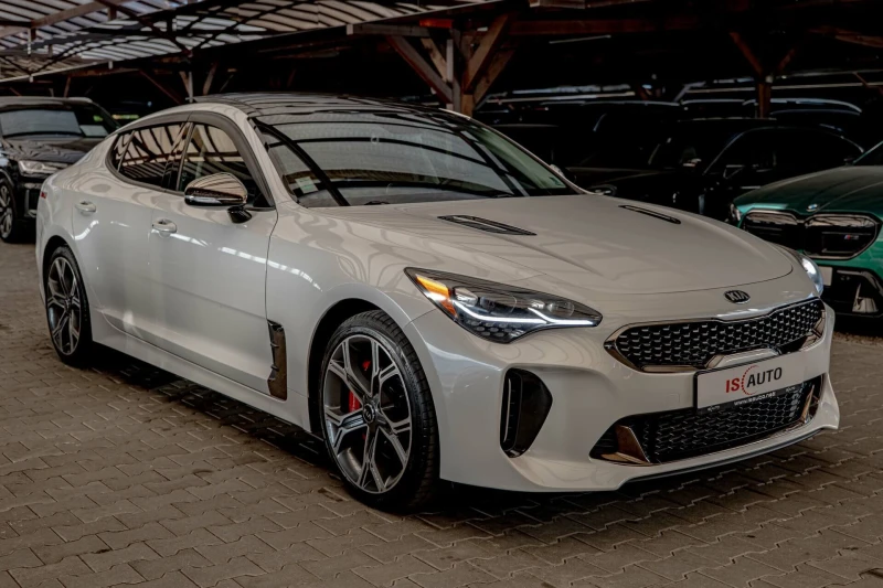 Kia Stinger 3.3 GT/4WD/RCCW/BI-LED/LDWS/DAW/HuD/, снимка 2 - Автомобили и джипове - 52090568