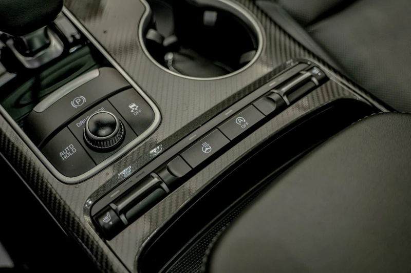 Kia Stinger 3.3 GT/4WD/RCCW/BI-LED/LDWS/DAW/HuD/, снимка 15 - Автомобили и джипове - 52090568