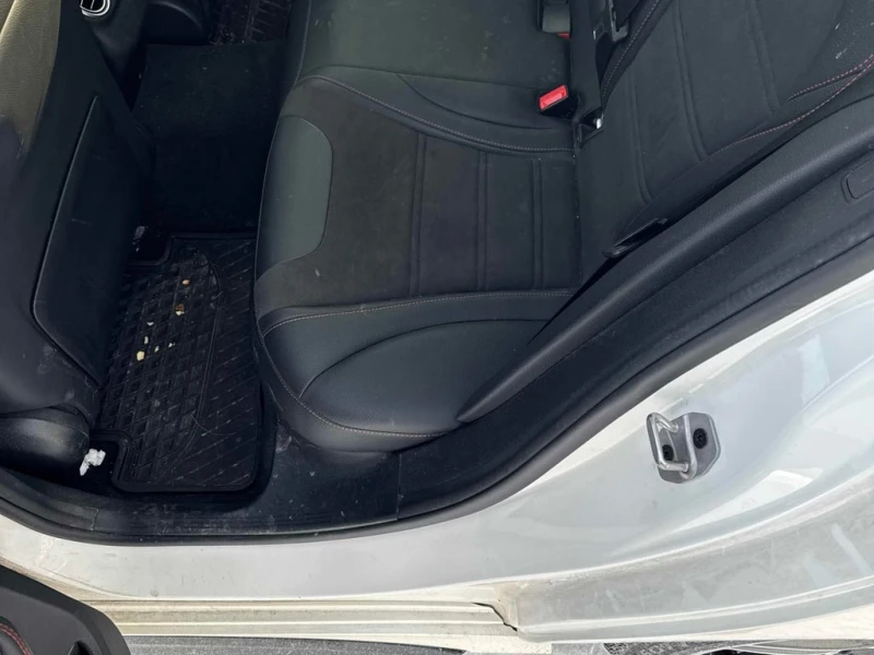 Mercedes-Benz C 43 AMG CARFAX, снимка 14 - Автомобили и джипове - 53405627