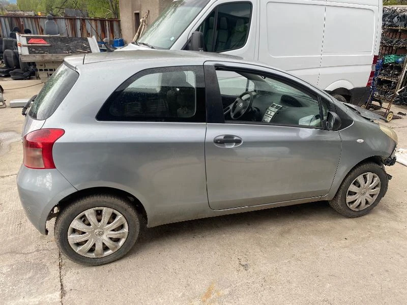 Toyota Yaris 1.0 i на части  - изображение 4