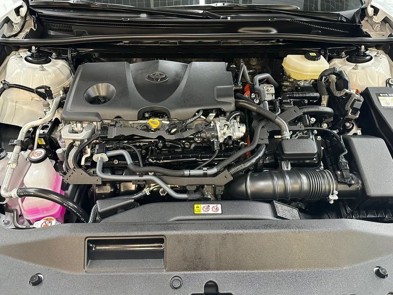 Toyota Camry 2.5 XLE Hybrid| 208к.с.| ВКЛ.ТЕХНОТЕСТ, снимка 6 - Автомобили и джипове - 55119926
