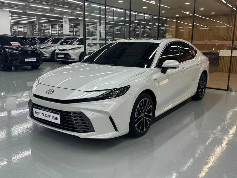 Toyota Camry 2.5 XLE Hybrid| 208к.с.| ВКЛ.ТЕХНОТЕСТ