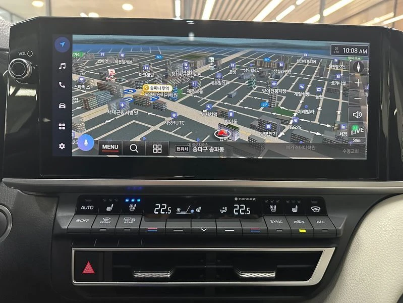 Toyota Camry 2.5 XLE Hybrid| 208к.с.| ВКЛ.ТЕХНОТЕСТ, снимка 13 - Автомобили и джипове - 55119926