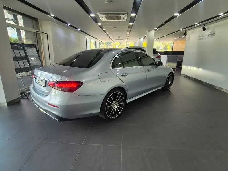 Mercedes-Benz E 350 4Matic Amg Line Edition, снимка 2 - Автомобили и джипове - 55920050