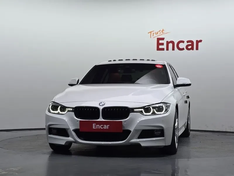 BMW 330 I M Sports, снимка 3 - Автомобили и джипове - 56097370