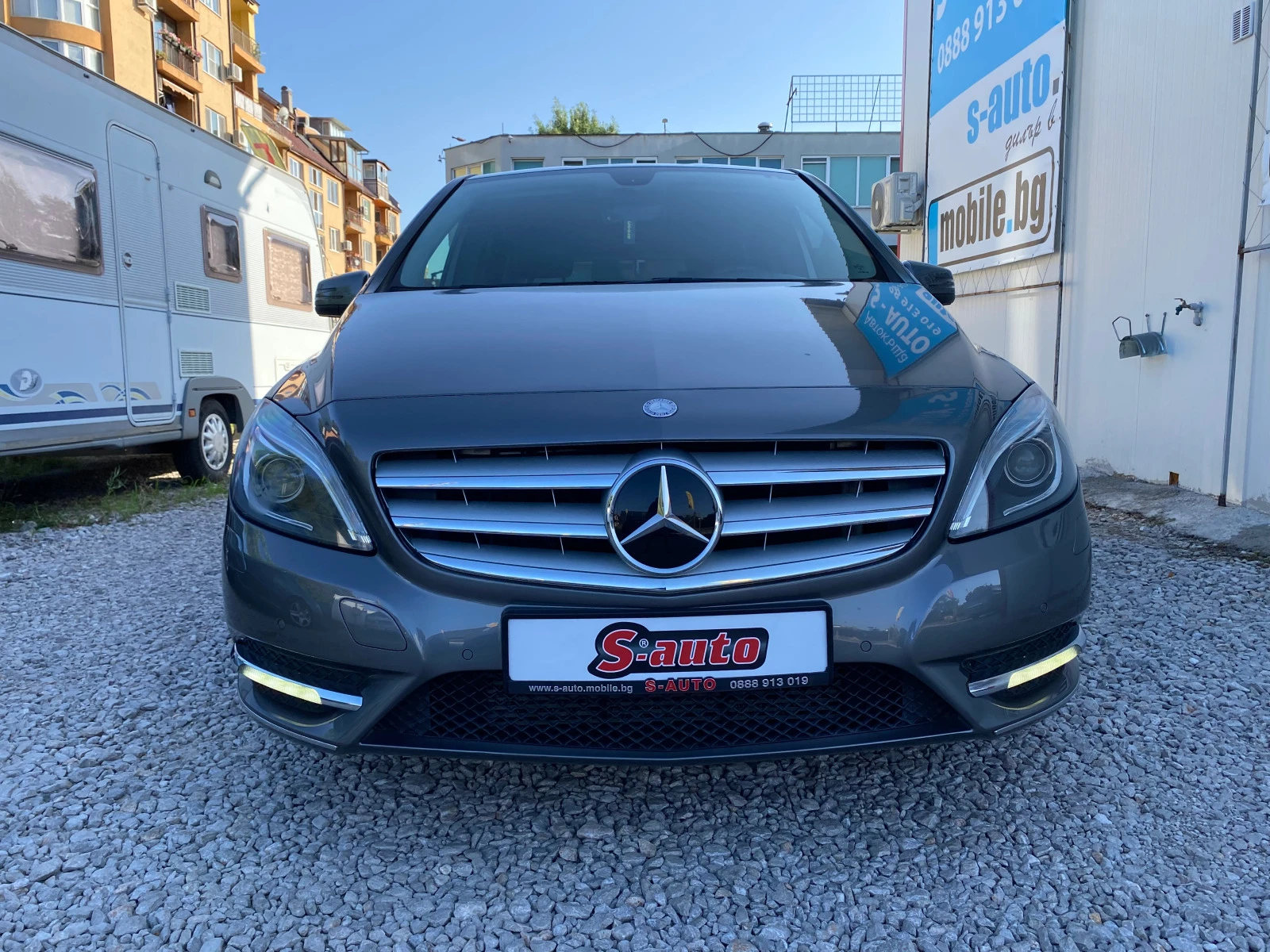 Mercedes-Benz B 180 АВТОМАТ* ПОДГРЕВ* КОЖА* ЕВРО 6* LED* NAVI* ШВЕЙЦАР - изображение 2