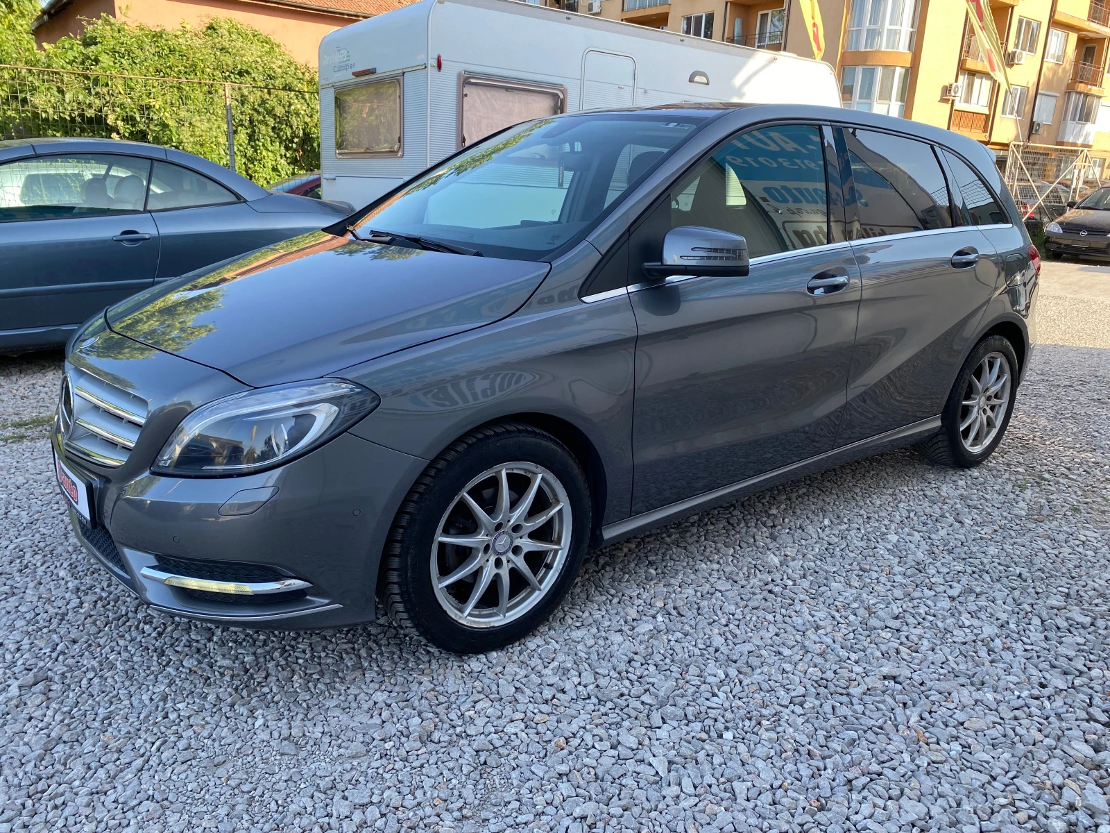 Mercedes-Benz B 180 АВТОМАТ* ПОДГРЕВ* КОЖА* ЕВРО 6* LED* NAVI* ШВЕЙЦАР - изображение 3