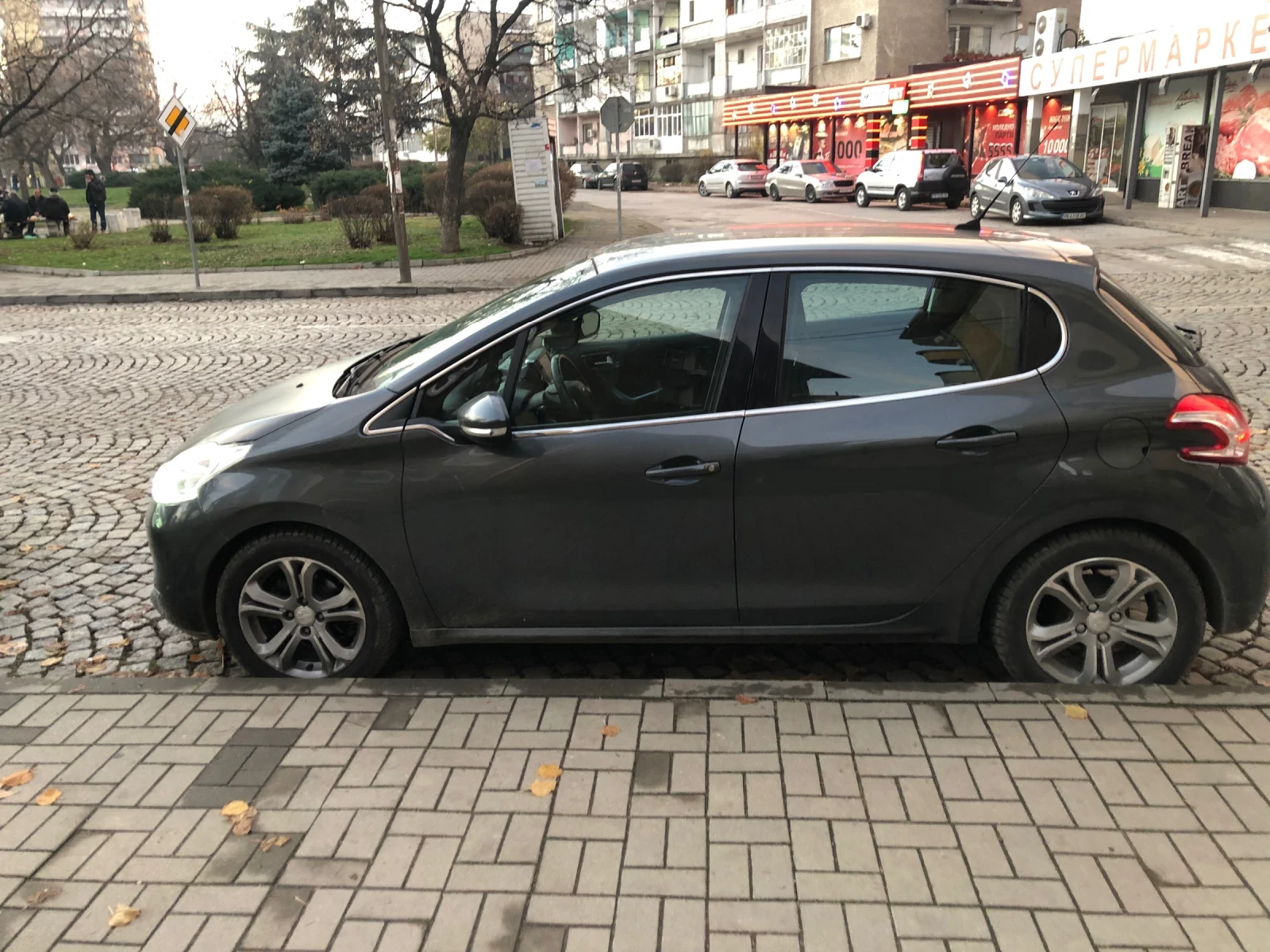 Peugeot 208 1.6 HDI Allure - изображение 2