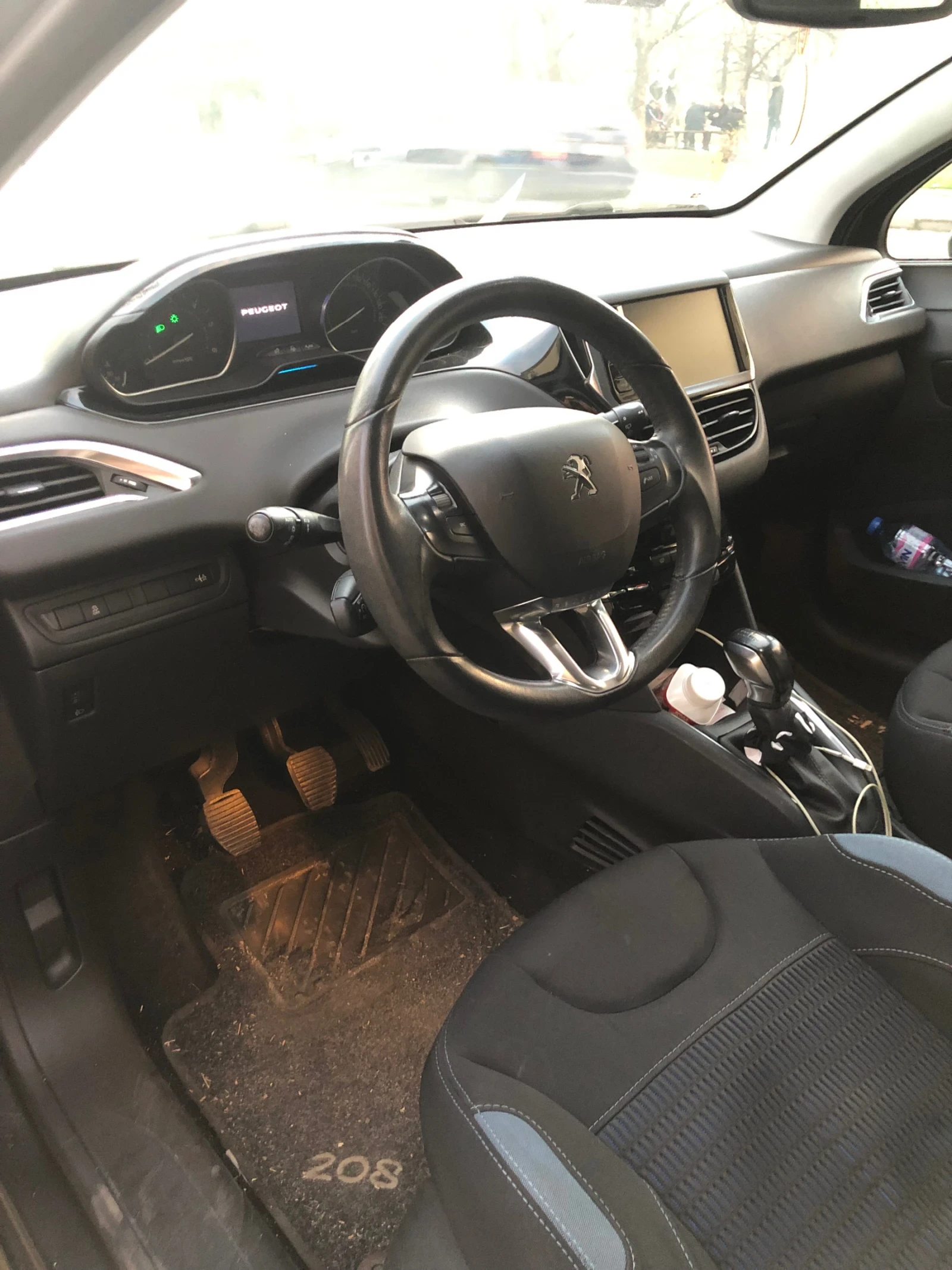 Peugeot 208 1.6 HDI Allure - изображение 4