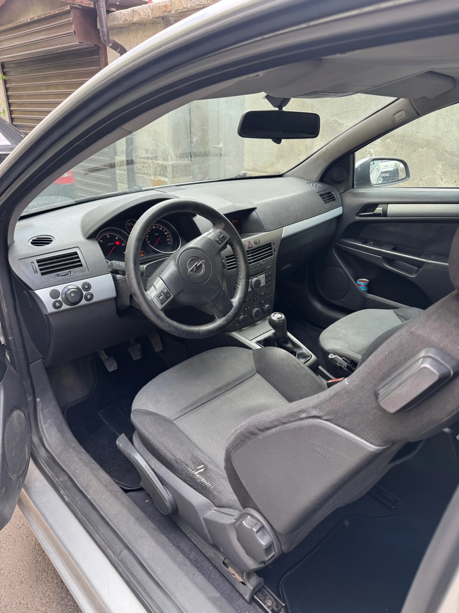 Opel Astra GTC - изображение 9