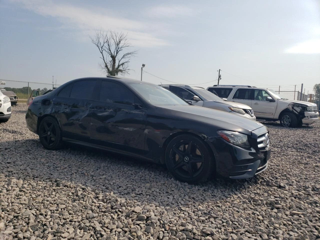 Mercedes-Benz E 300 AMG Line / Спортен п. / 19  джанти / Carbon / - изображение 3