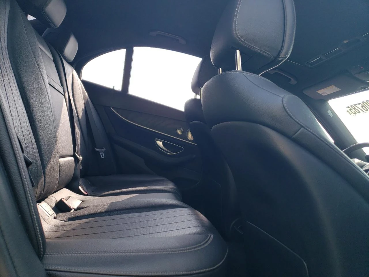 Mercedes-Benz E 300 AMG Line / Спортен п. / 19  джанти / Carbon / - изображение 10