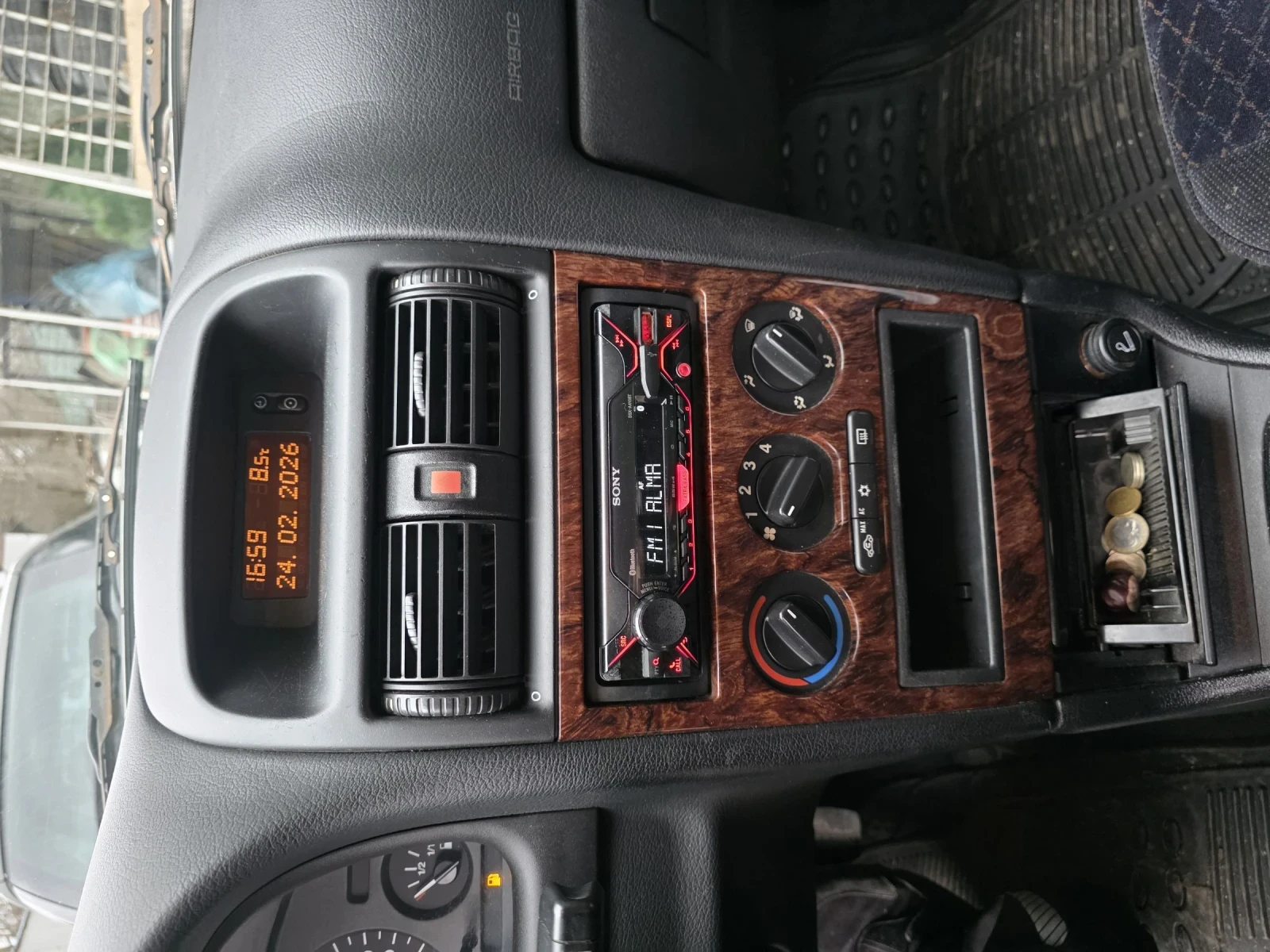 Opel Astra 1.6 ECOTEC Климатик, снимка 15 - Автомобили и джипове - 53634392