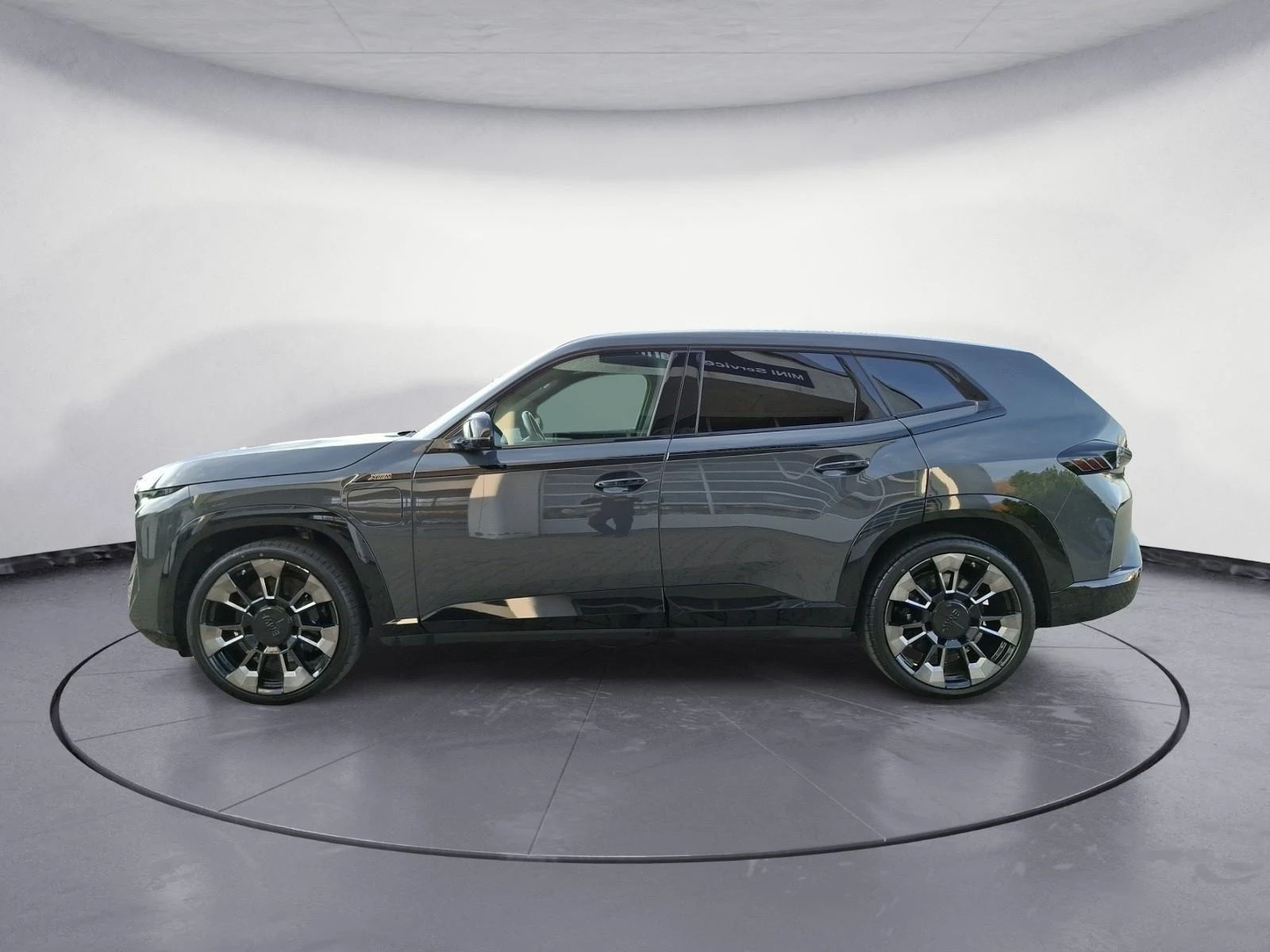 BMW XM 4.4 V8/PLUG-IN HYBRID/B&W/HEAD UP/ICONIC GLOW/, снимка 8 - Автомобили и джипове - 53810550