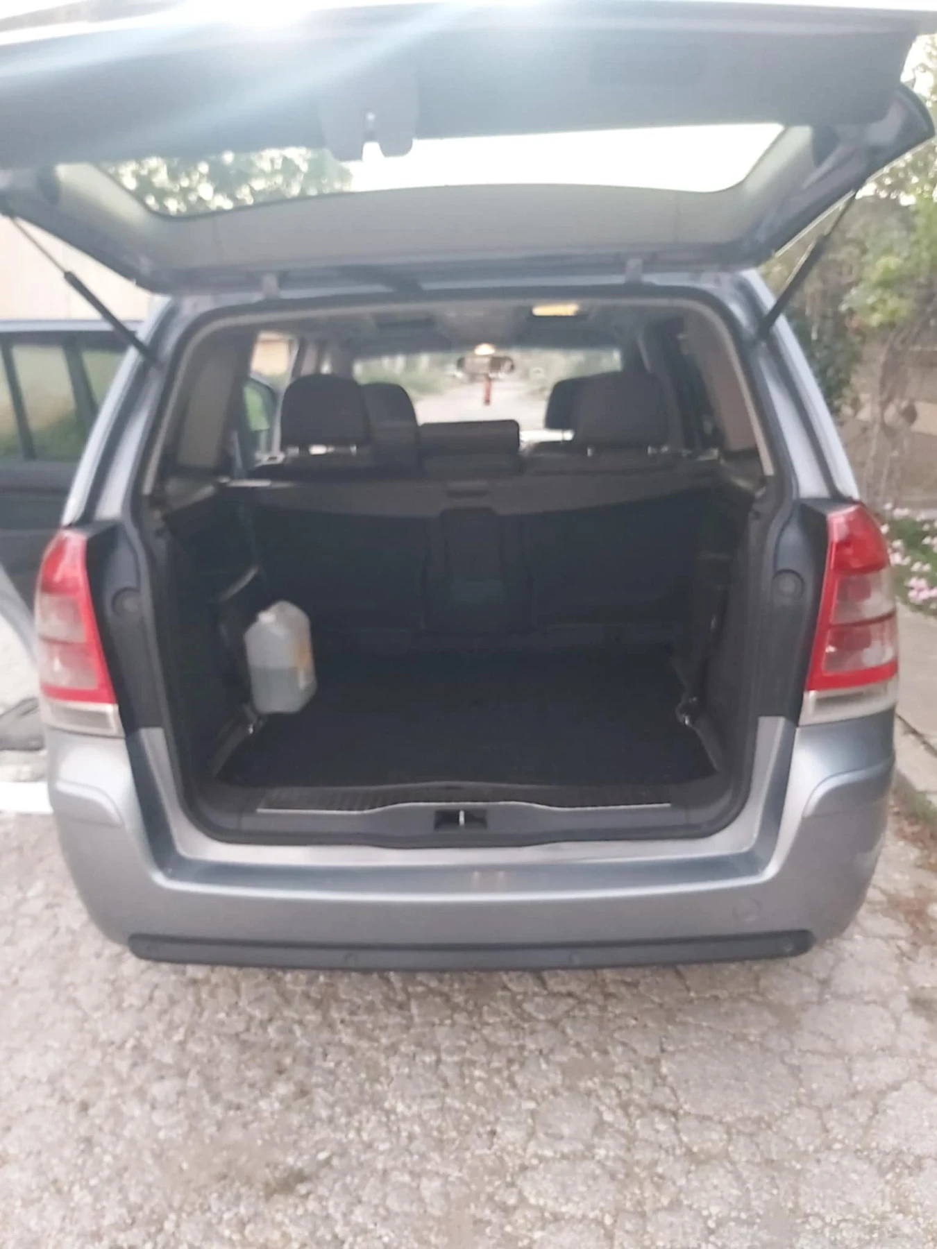 Opel Zafira 1.9CDTI, снимка 4 - Автомобили и джипове - 53841585