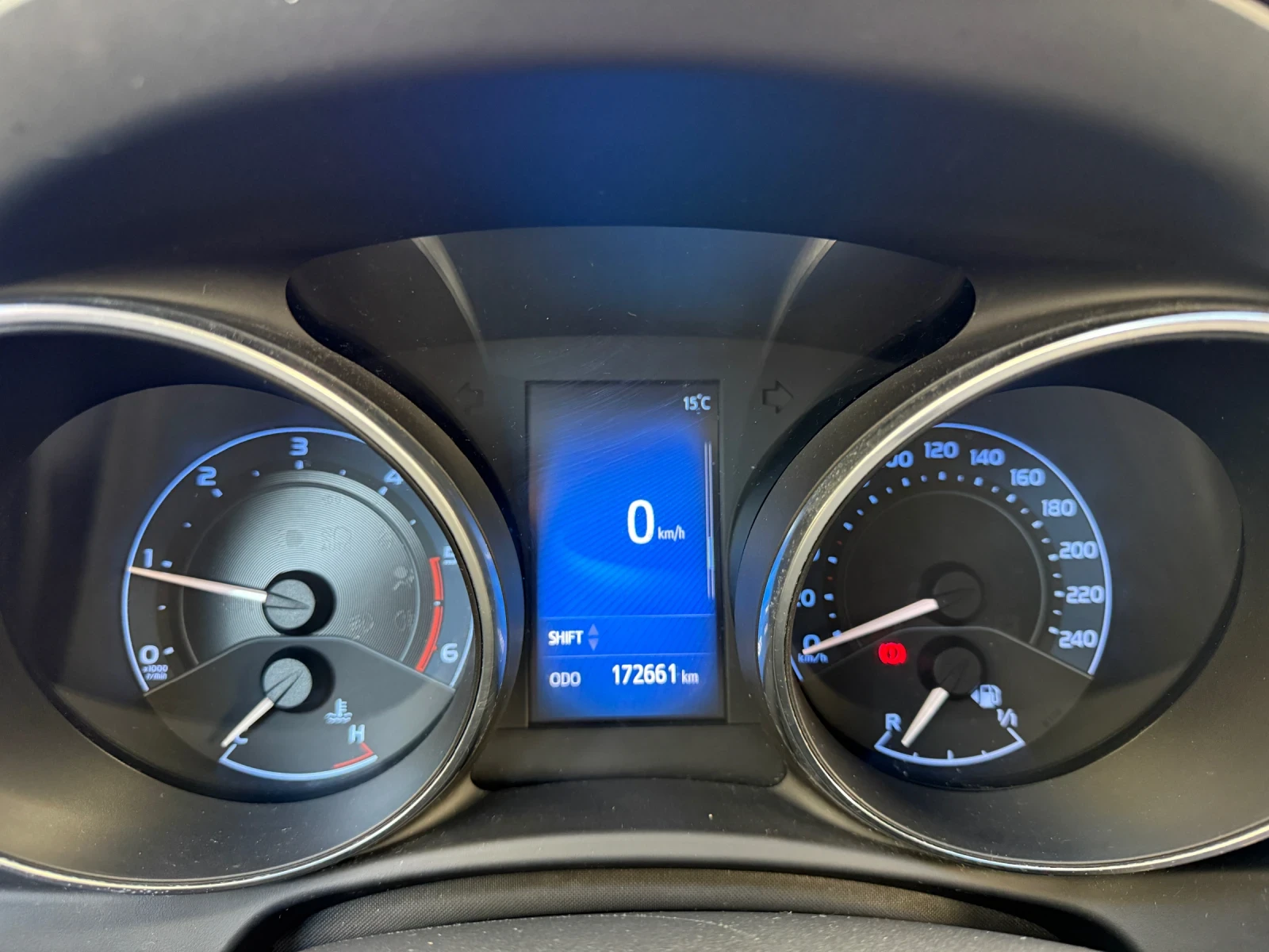 Toyota Auris 1.6 Diesel , euro 6b Facelift , снимка 9 - Автомобили и джипове - 53856651