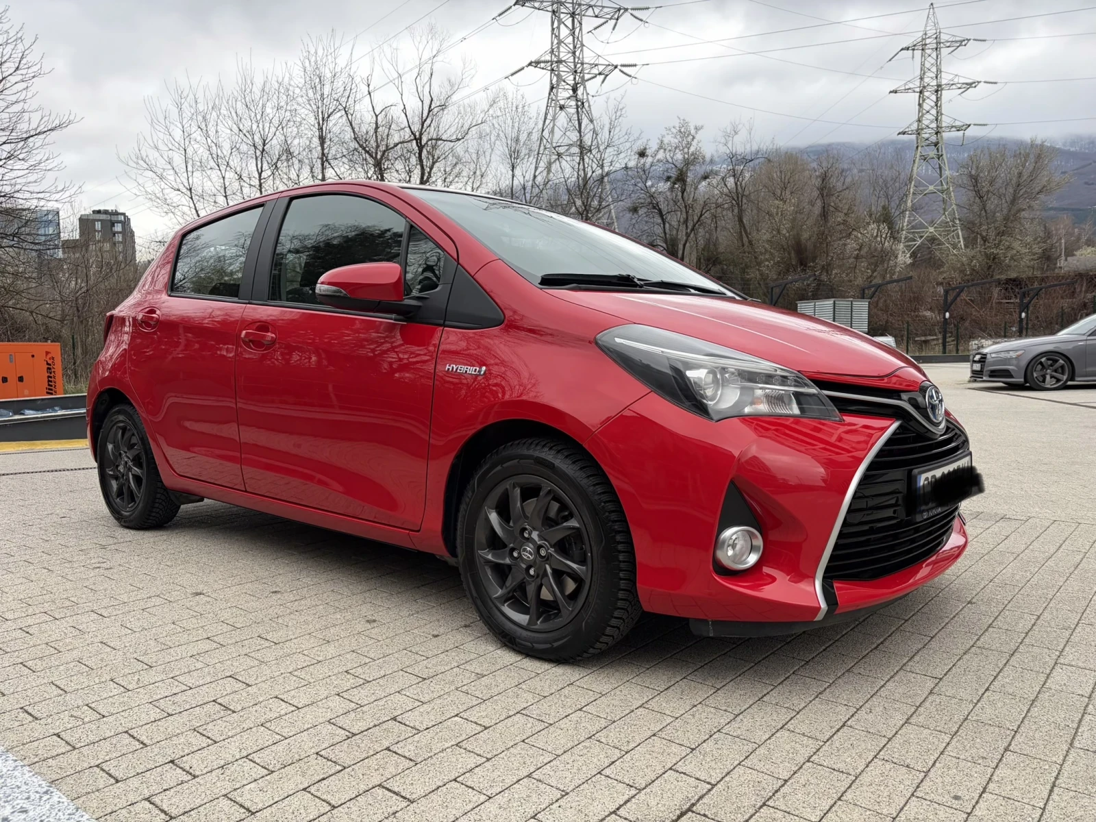 Toyota Yaris 1.5 Hybrid e-CVT, снимка 3 - Автомобили и джипове - 54017832