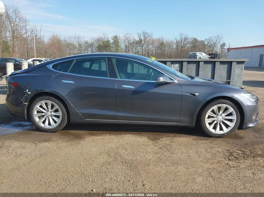 Tesla Model S 75D AWD * Kрайна цена до БГ* , снимка 13 - Автомобили и джипове - 54169744