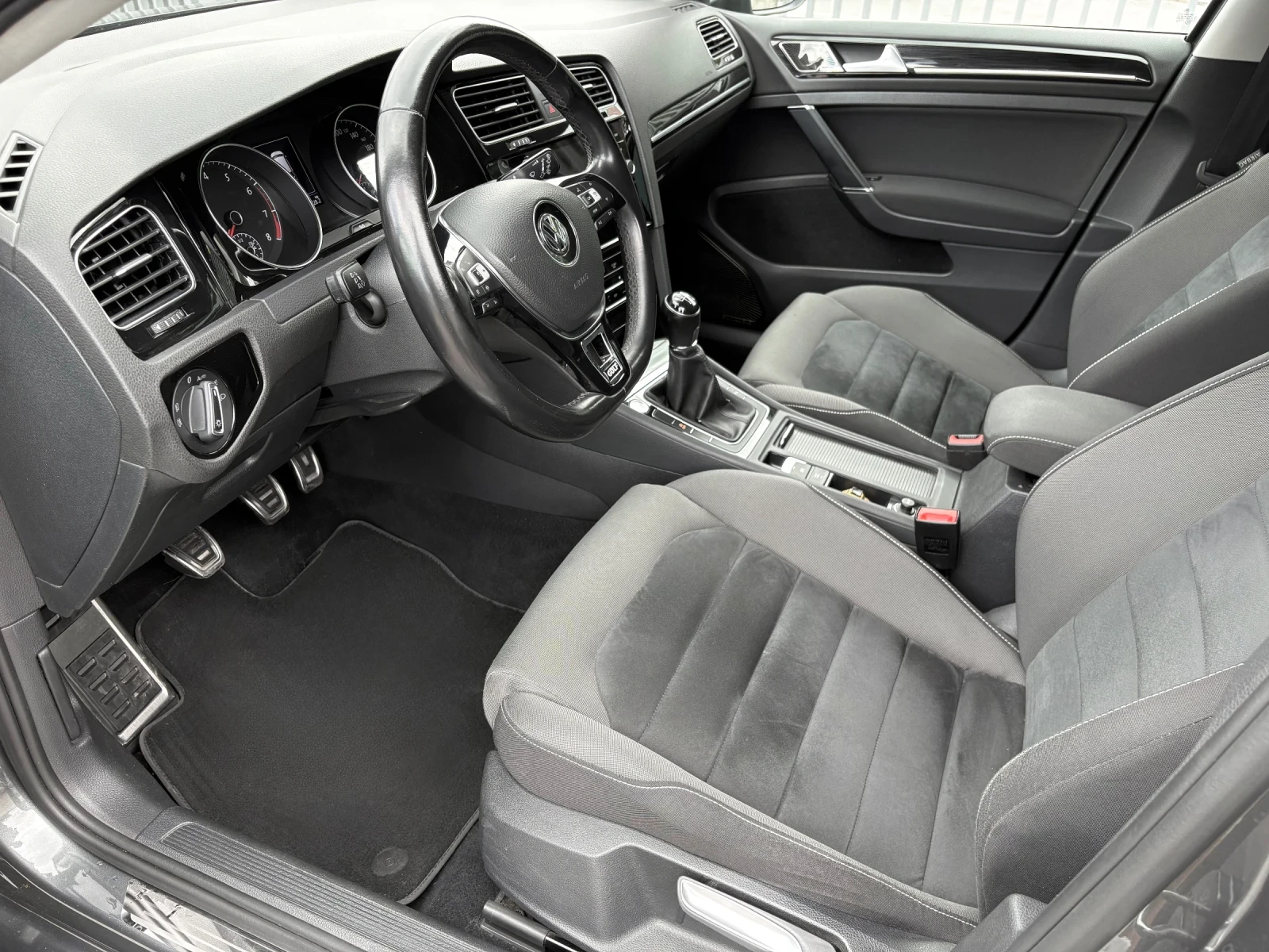 VW Golf 7.5, 1.5TGI, KEYLESS, DISTRONIC, FULL LED , снимка 8 - Автомобили и джипове - 54381056