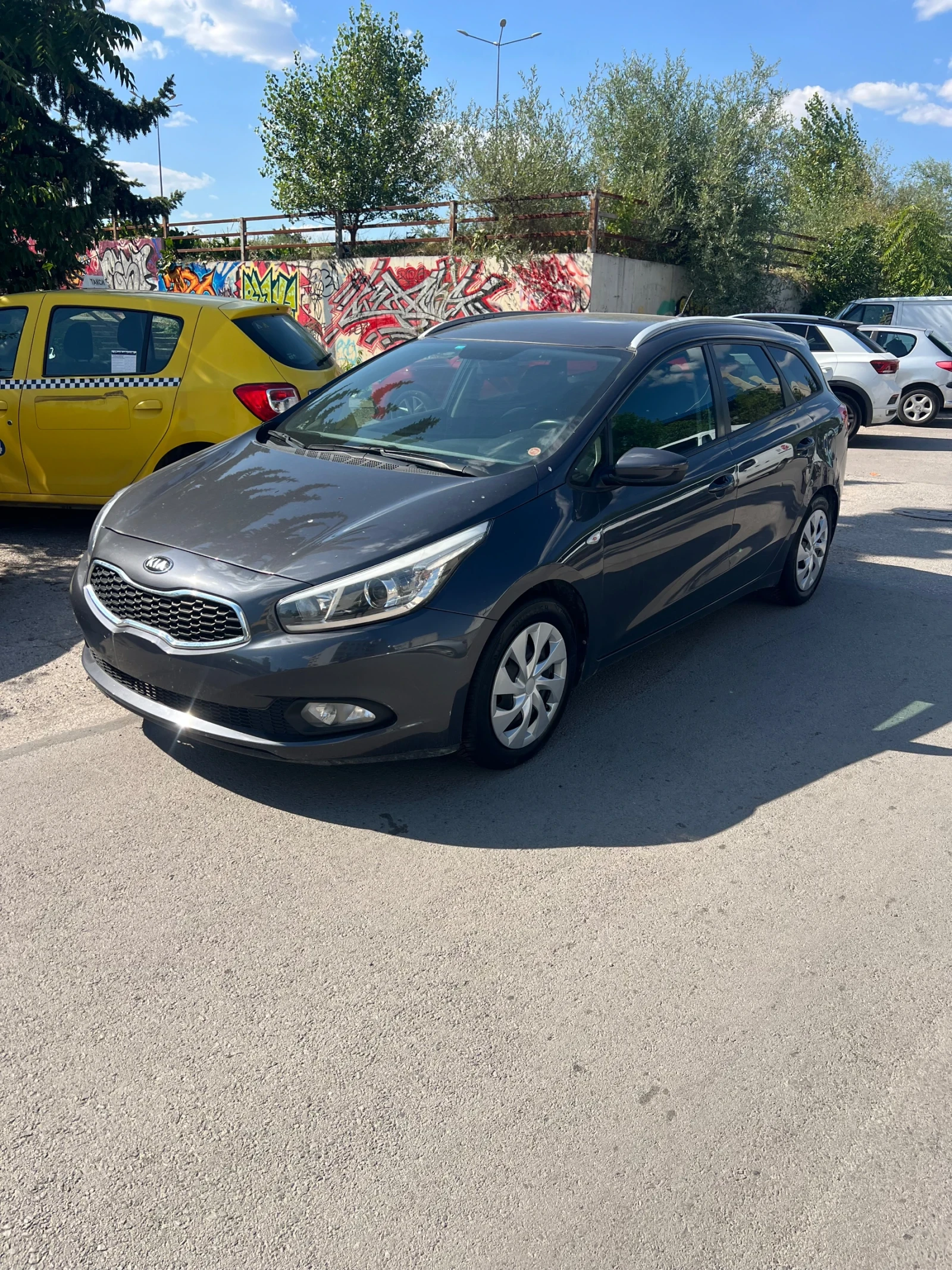 Kia Ceed 1.4, снимка 2 - Автомобили и джипове - 55293678