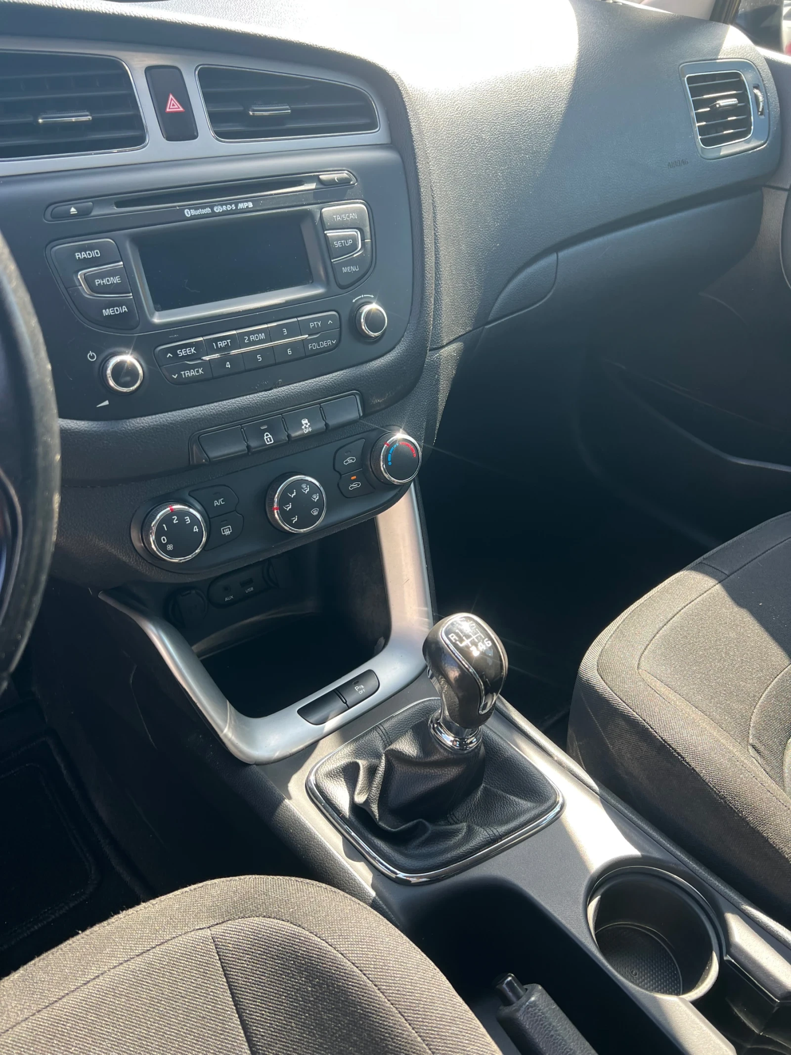 Kia Ceed 1.4, снимка 6 - Автомобили и джипове - 55293678