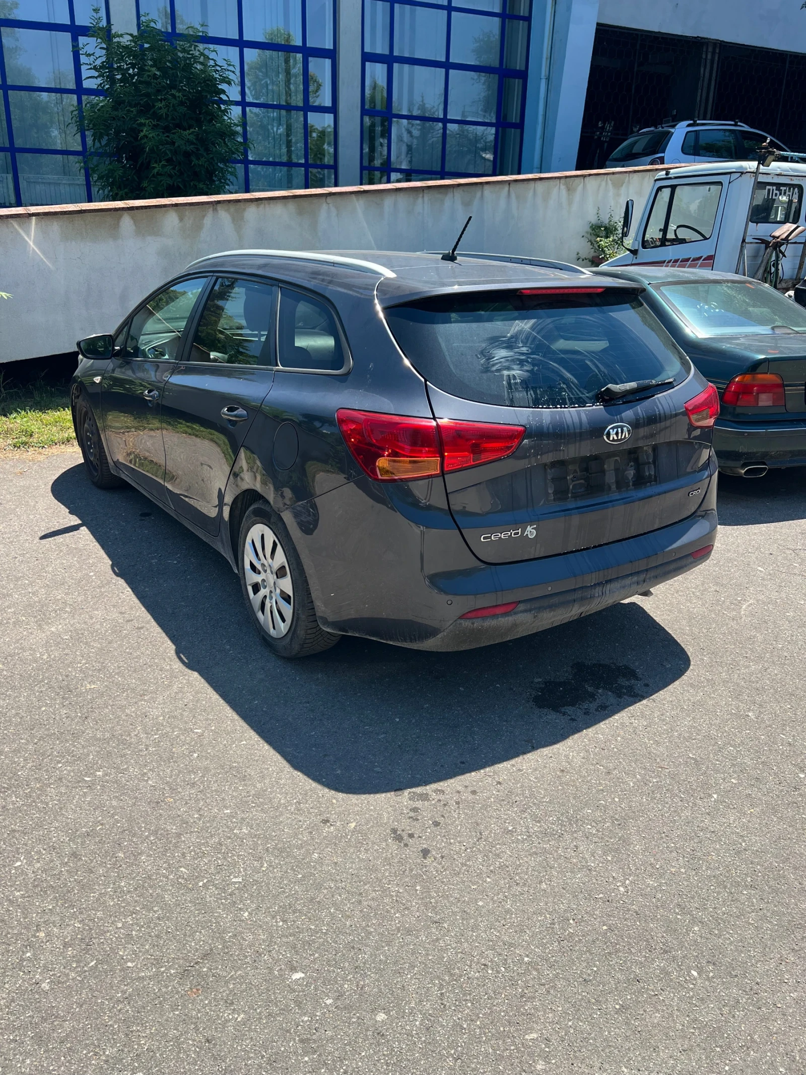Kia Ceed 1.4, снимка 3 - Автомобили и джипове - 55046509