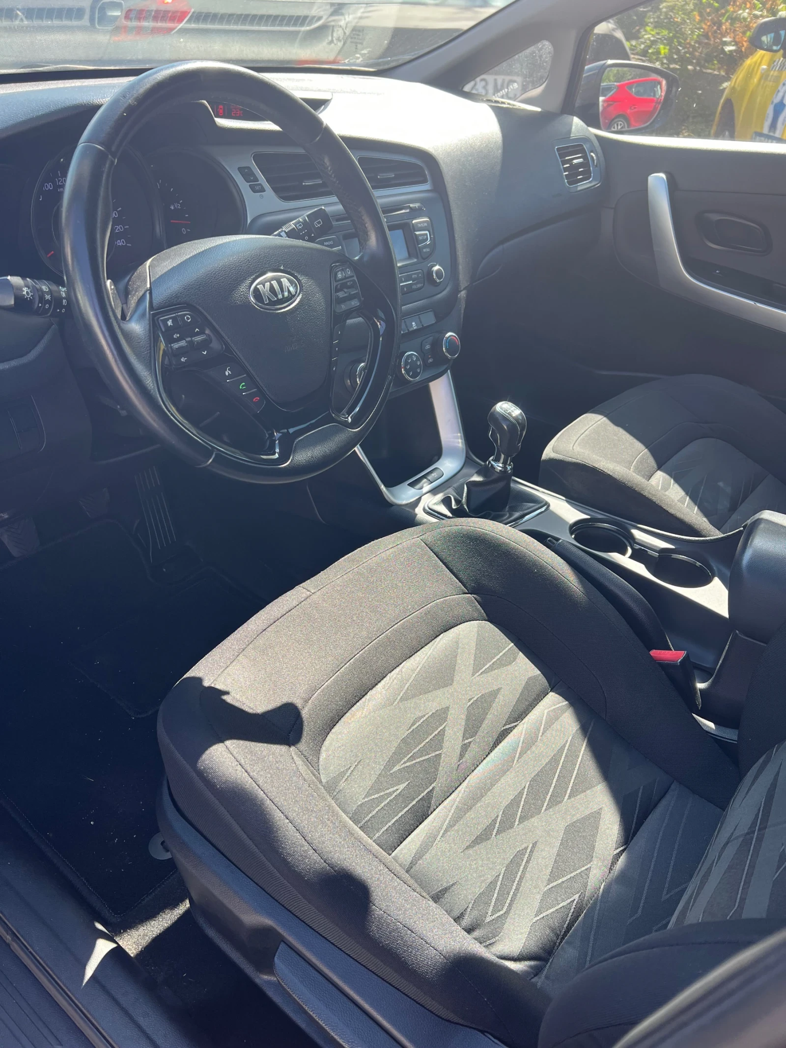 Kia Ceed 1.4, снимка 5 - Автомобили и джипове - 55293678