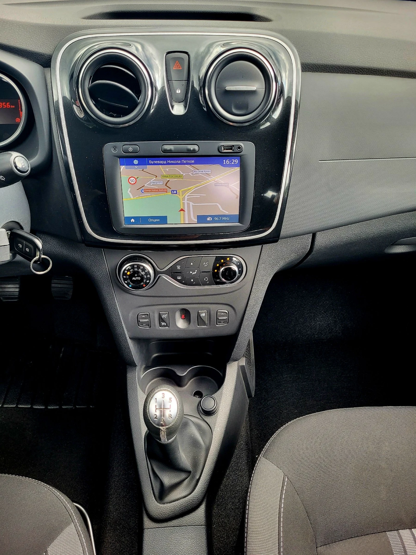 Dacia Sandero STEPWAY- 19900 км НОВА , снимка 14 - Автомобили и джипове - 55264861