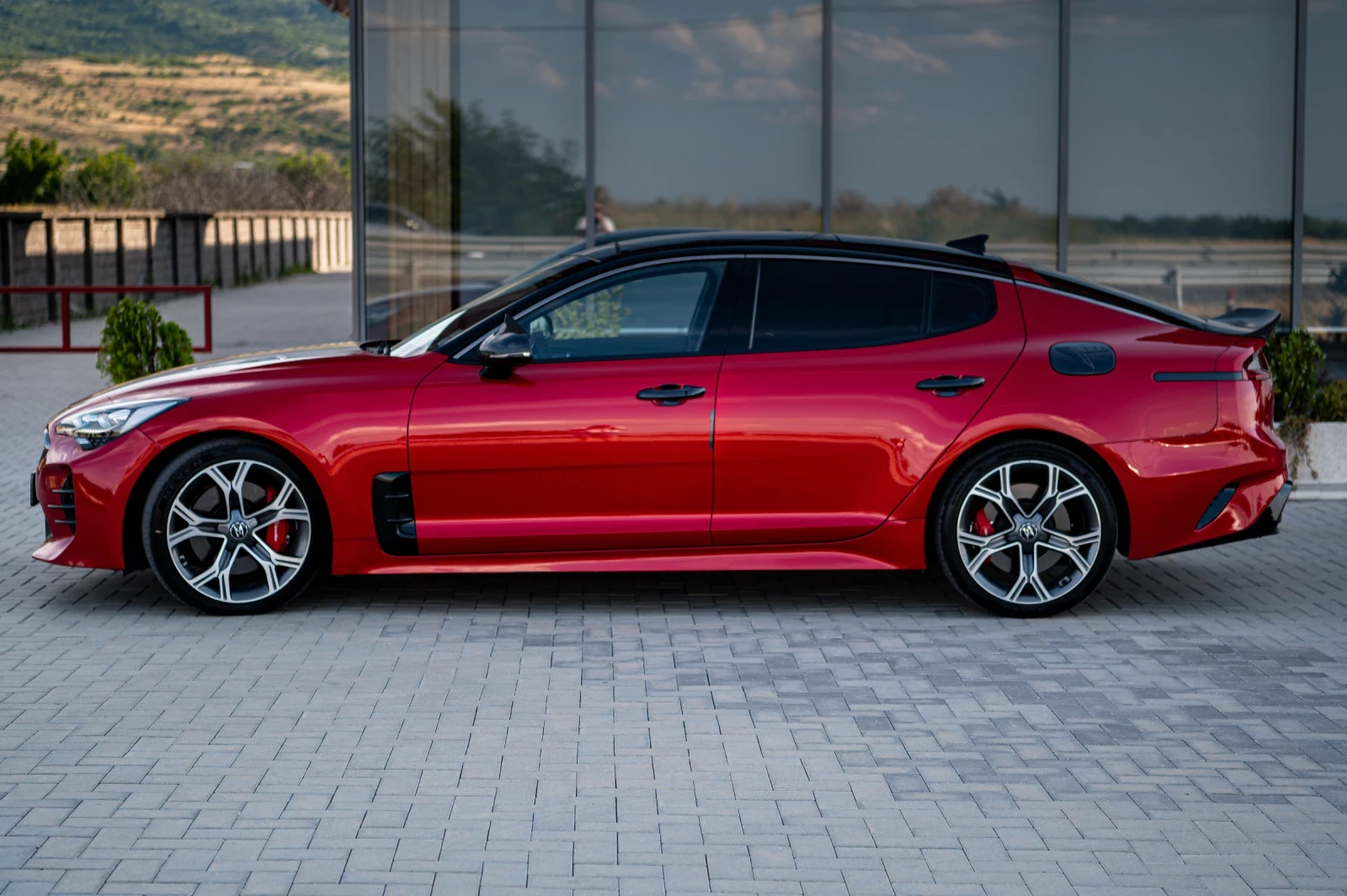 Kia Stinger GT 3.3 AWD, снимка 7 - Автомобили и джипове - 55365848