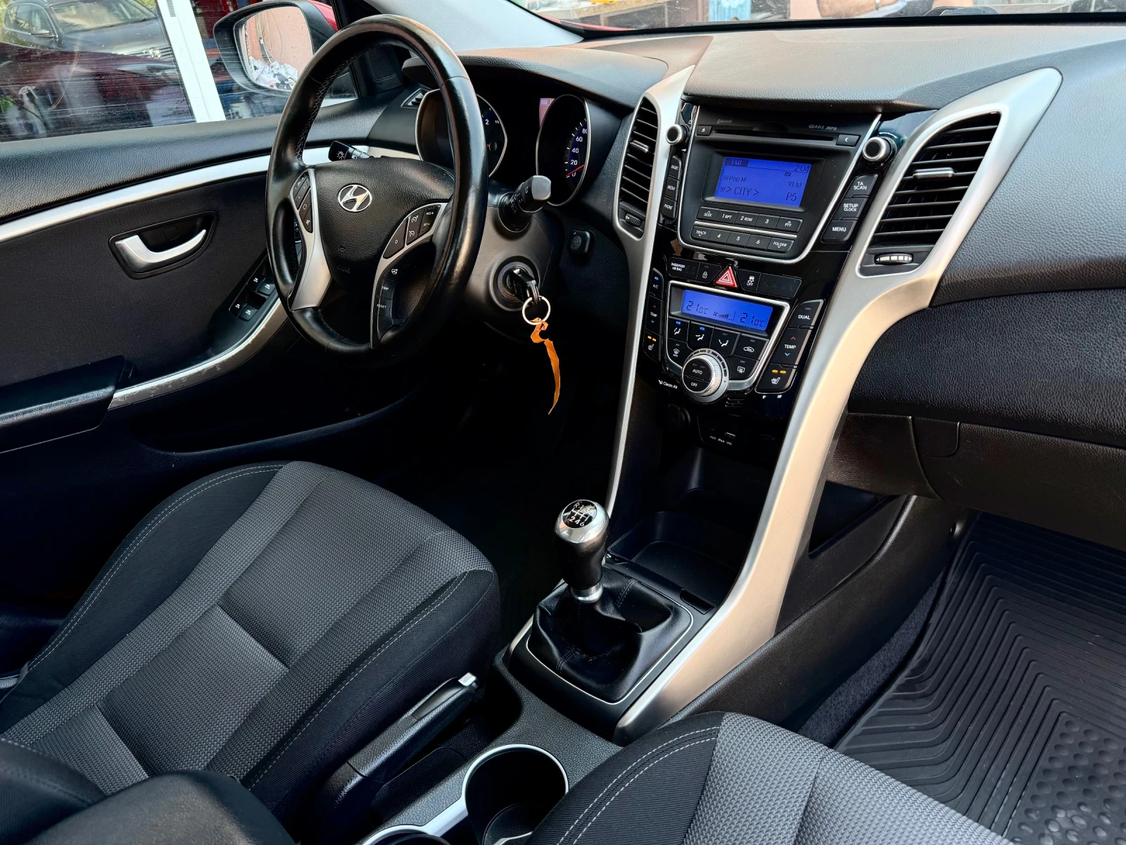 Hyundai I30 1.6CRDI-FACELIFT-�������� �������-������-EURO6 | Mobile.bg � ����������� 13