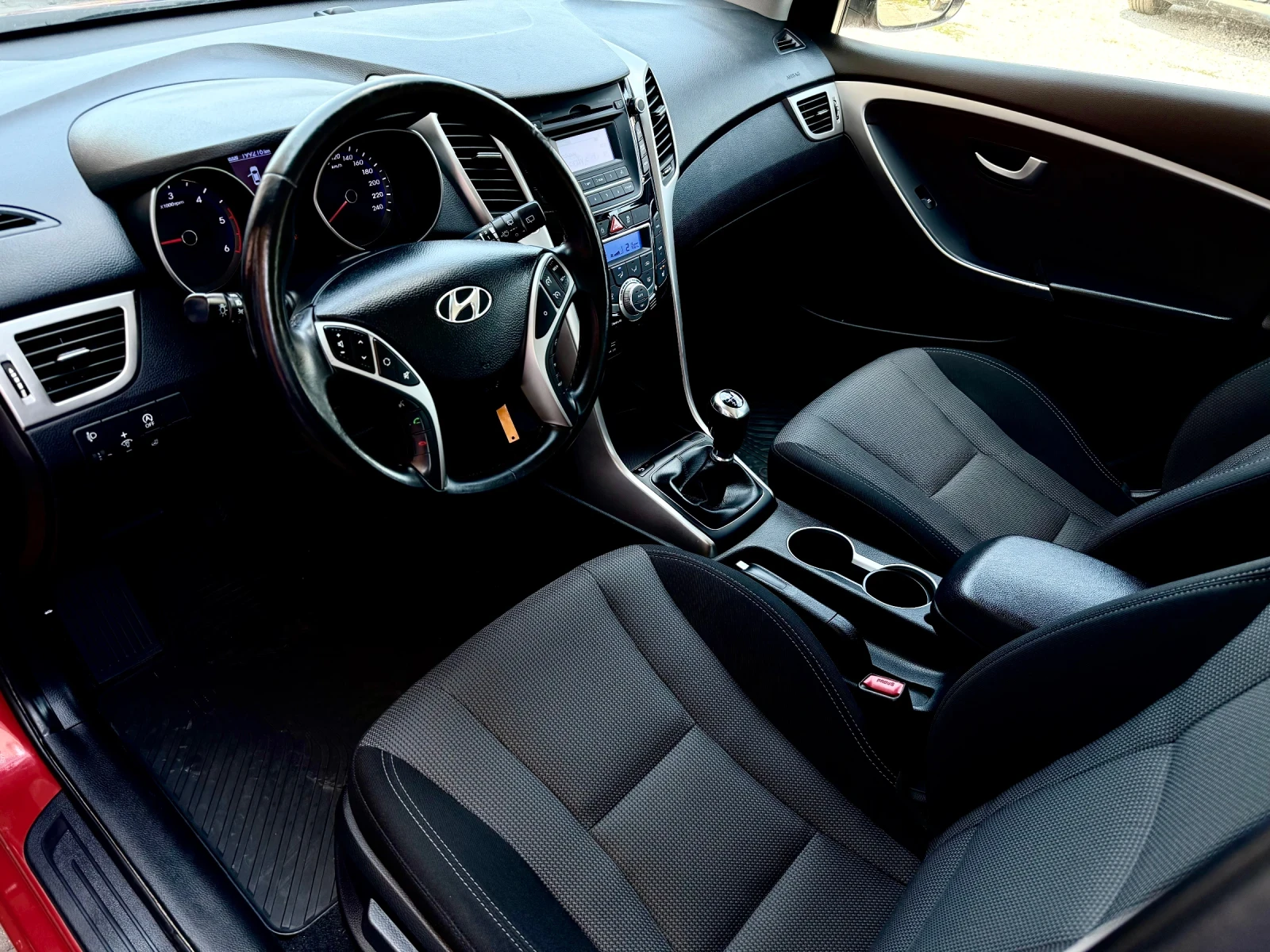 Hyundai I30 1.6CRDI-FACELIFT-�������� �������-������-EURO6 | Mobile.bg � ����������� 11